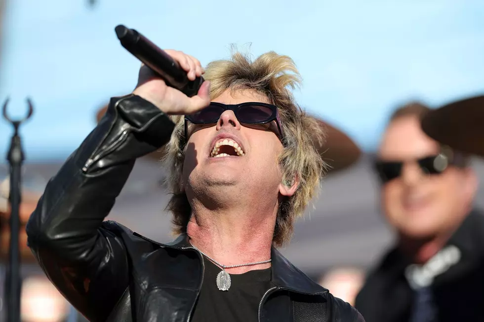 Green Day Play Super Bowl Kickoff