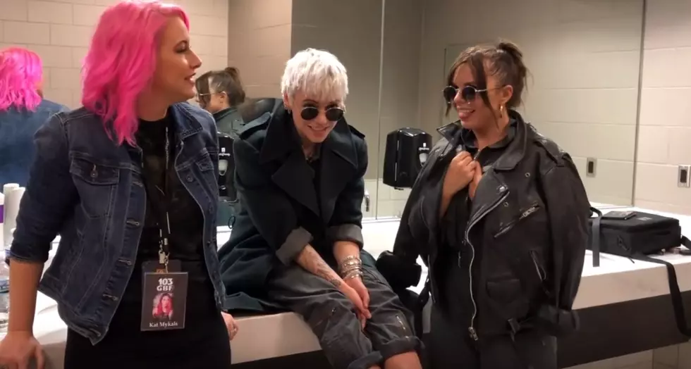 Bones UK Talk with 103 GBF in Dressing Room Bathroom at Evansville’s Ford Center